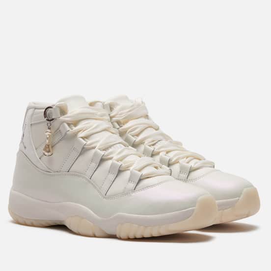 Кроссовки Jordan Wmns Air Jordan 11 Retro Sail/Pearl Grey/White/Metallic Silver
