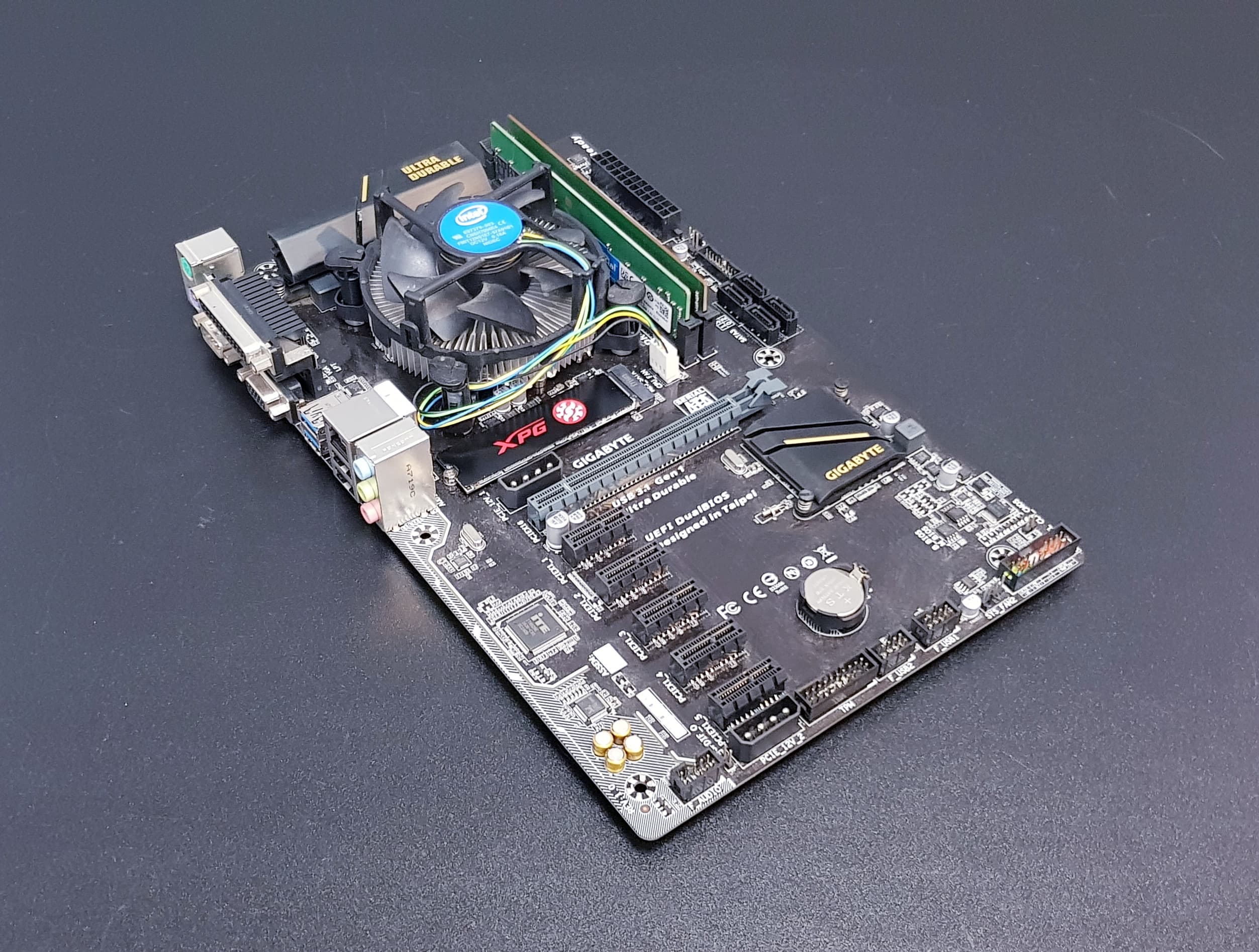 MB GA-H110-D3A + Intel G3900 + DDR4 8Gb + SSD M.2